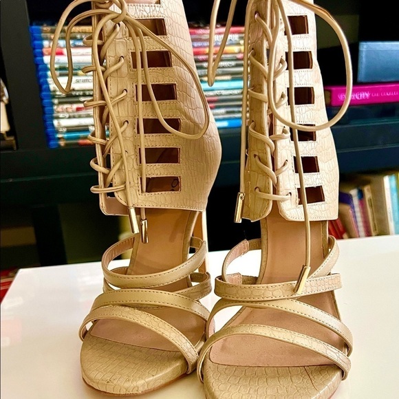 Bebe Vegan Leather Lace up Ankle Cuff Stilettos Sz 9 - Picture 6 of 9